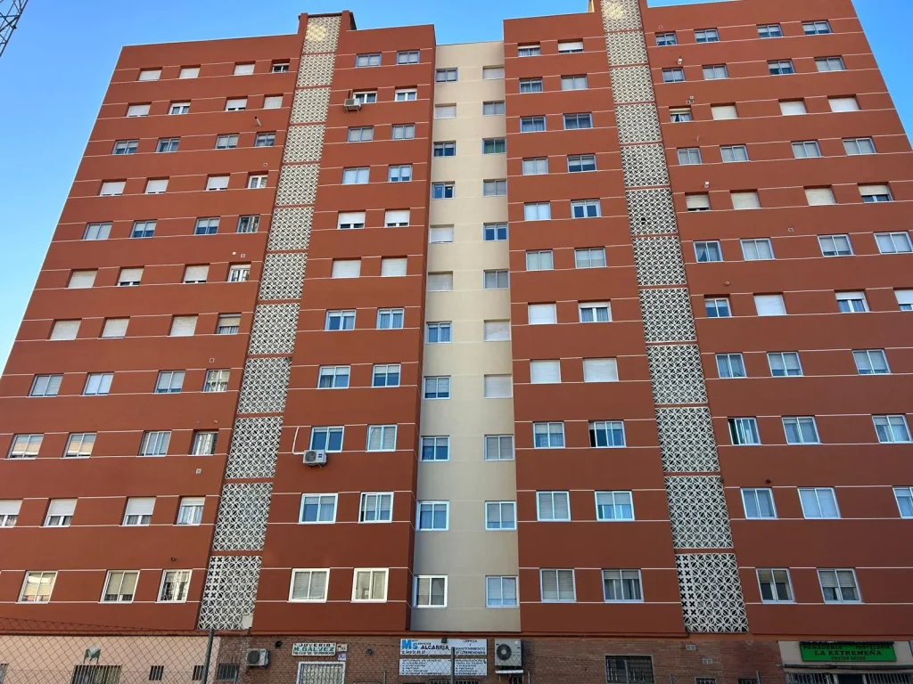 rehabilitación edificio en madrid Fachadas SATE por proyectos cal